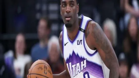 国足世预赛对阵沙特，张玉宁领队首发出战，韦世豪、王上源出战，塞鸟替补待发