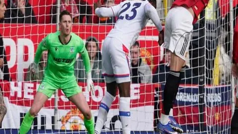 张雨霏蝶泳百米获银牌进决赛，叶诗文蛙泳百米夺冠将战决赛