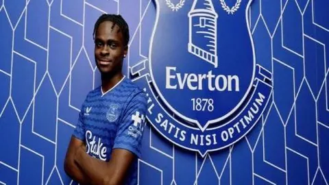 王曼昱因健康问题退赛，鲁能乒乓球俱乐部官方微信祝愿早日恢复健康